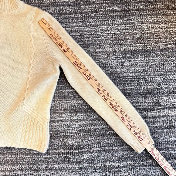 Vintage Cashmere Turtleneck Sweater Fits size Small Cream Y2K Classic - Picture 11 of 14